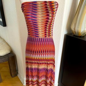 Vibrant graphic strapless sundress